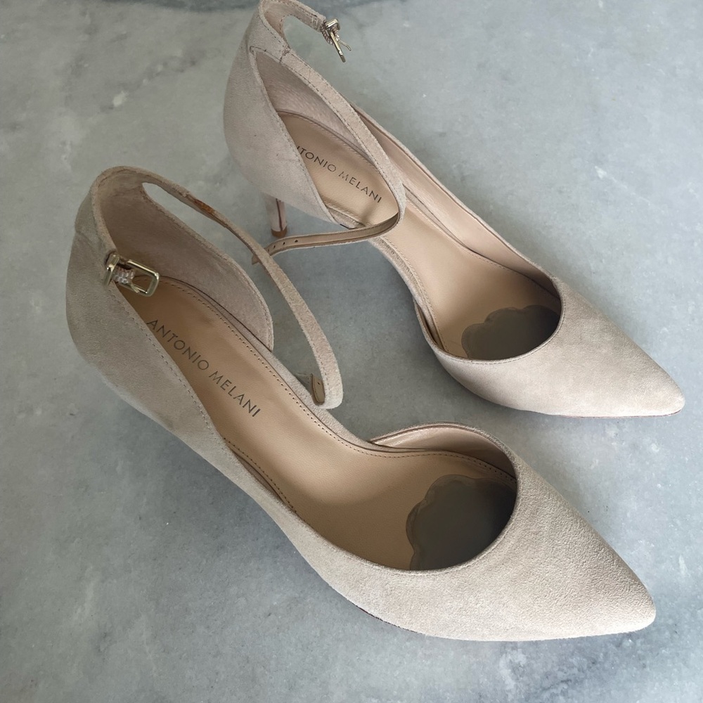 Antonio Melani Women's Tan Heels